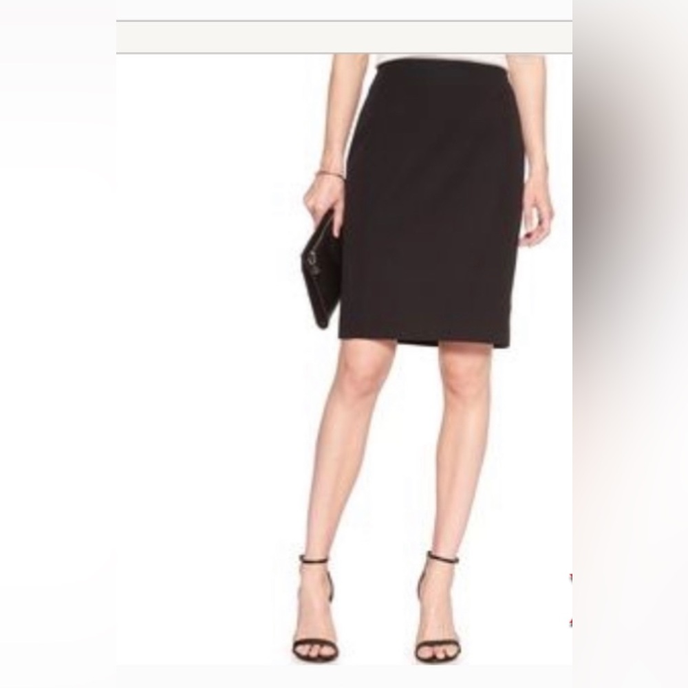 Banana Republic black skirt 0 knee office pencil fitted business professional XS